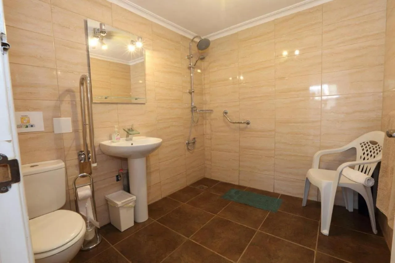 Delightful 5 Bed Villa In Fuengirola Costa Del Sol 말라가 0*,